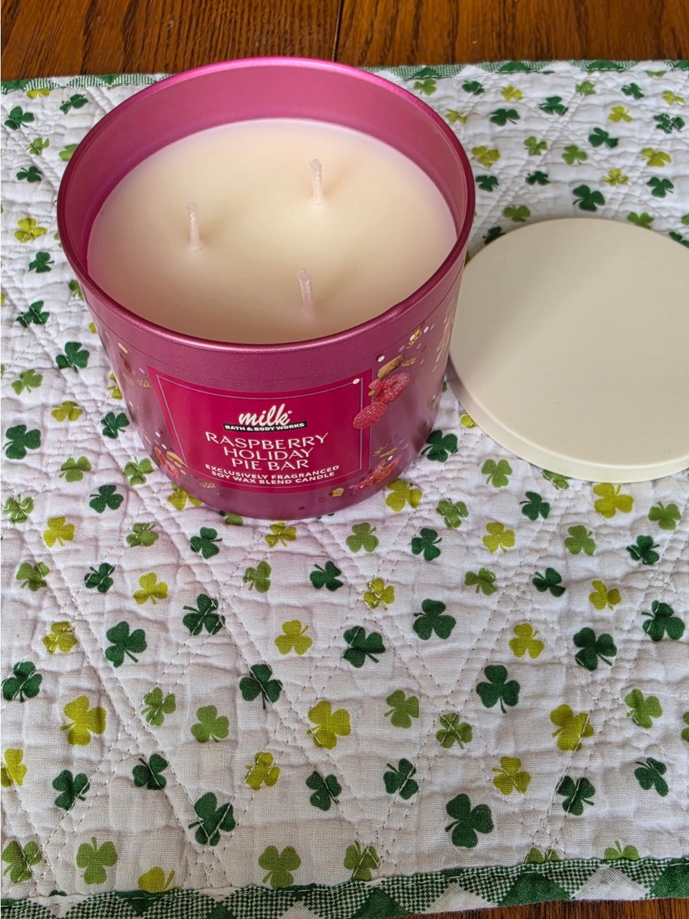 Bath & Body Works Raspberry Holiday Pie Bar Scented Candle - Deep Raspberry Pink - Picture 2 of 3